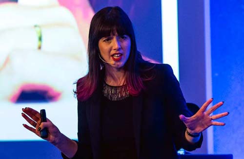 Keren Elazari speaking on stage