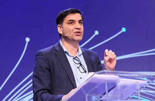 Gordon Corera speaking on stage.